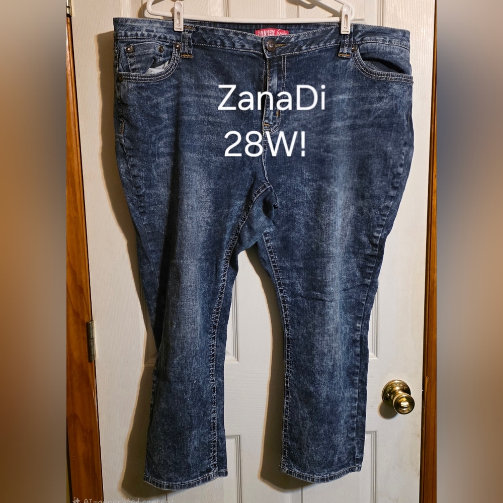 Zanadi Women's Straight Leg Jeans in Dark Blue Wash